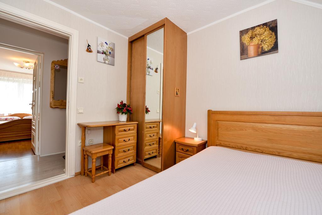 Guesthouse "Nakvyne Pas Zveja" Nagliu Street Nida Eksteriør billede